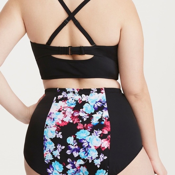 TORRID 4X BIKINI SwimSuit  2 Piece SET BlackFloral - Picture 2 of 3